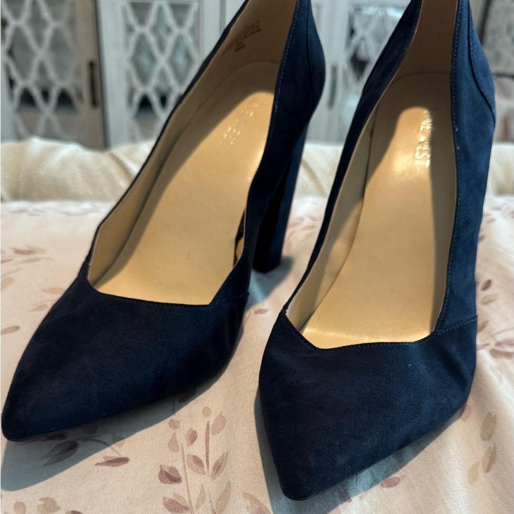Nine West Navy Pointed-Toe Suede Pumps